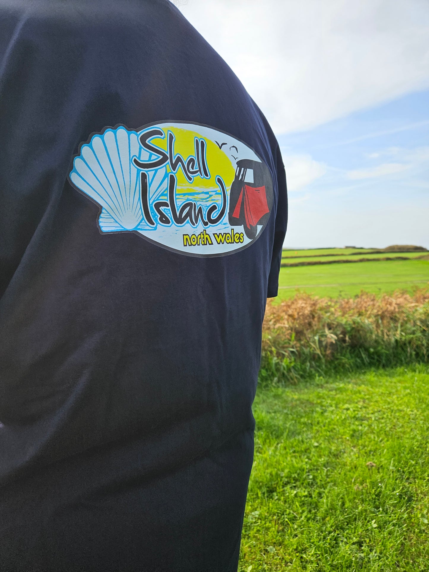 Adults Short sleeved Shell Island logo t-shirt